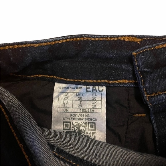 Guess Dark Wash Distressed Destroyed Ripped Knee High Rise Blue Denim Cr… - Picture 7 of 8
